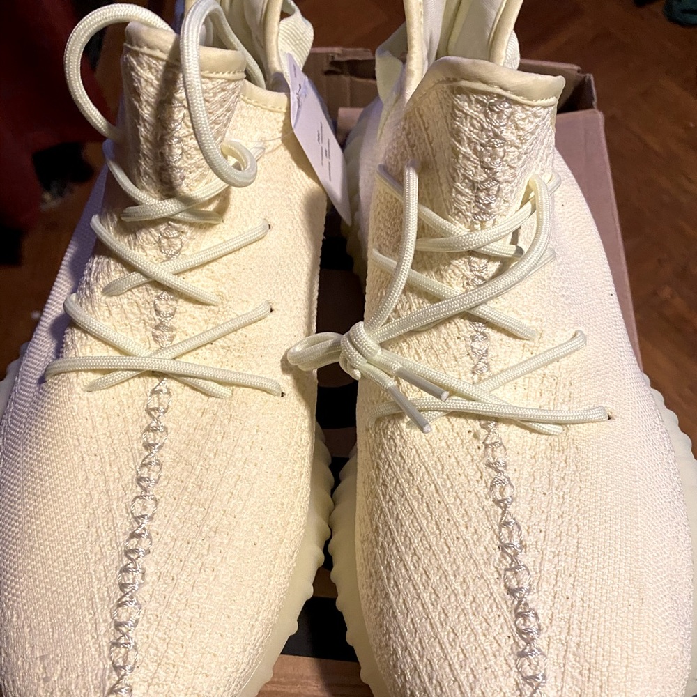 Yeezy350 v2 butter